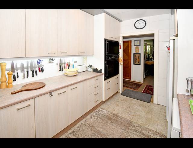 3 BEDROOM APARTMENT FOR SALE IN PARKTOWN